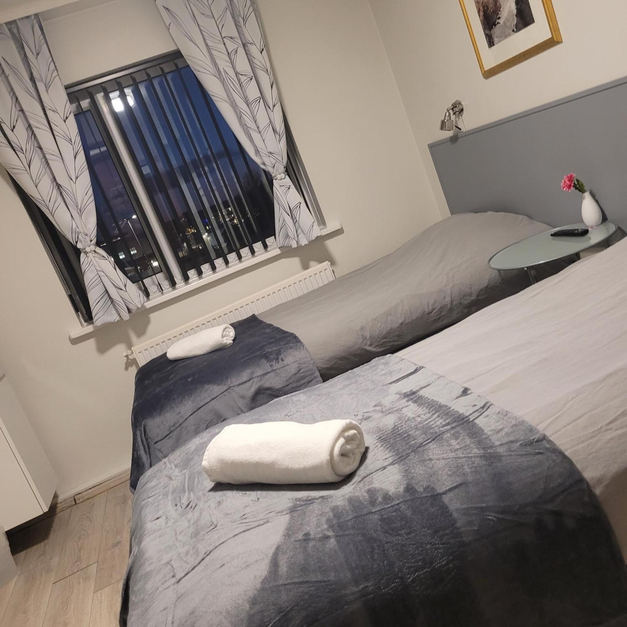 B&B Guesthouse - Bed And Breakfast Keflavik Centre Bagian luar foto