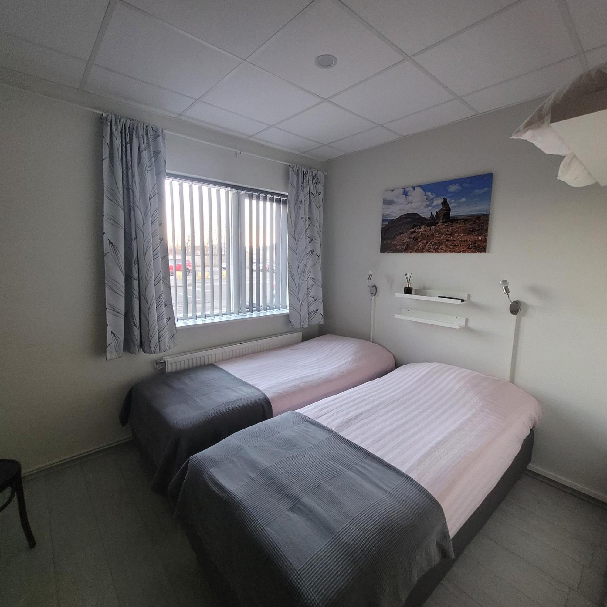 B&B Guesthouse - Bed And Breakfast Keflavik Centre Bagian luar foto